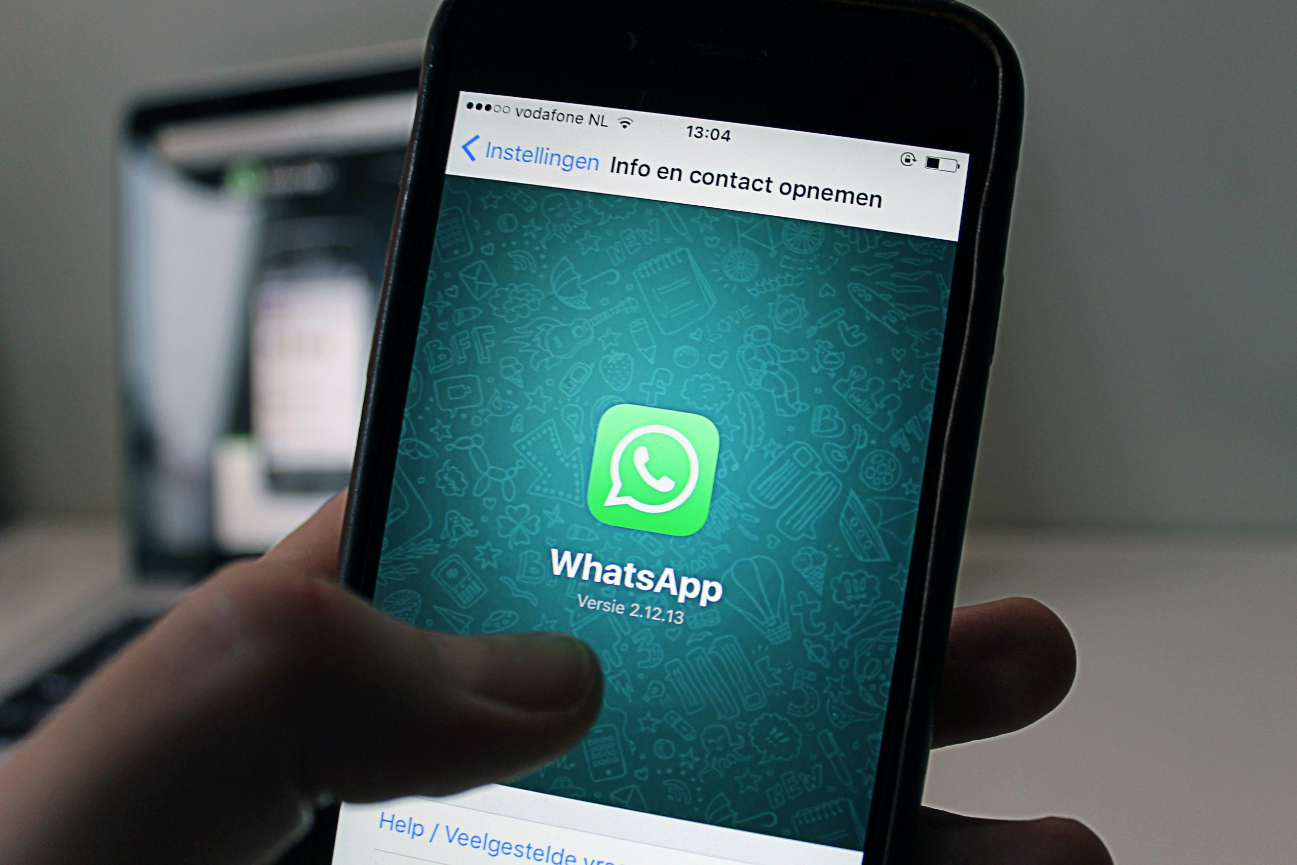Dee's Webverse | WhatsApp Will Soon Add an \'Expiring Media\' Feature